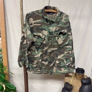 Vintage world famous 80s military camo chore jacket